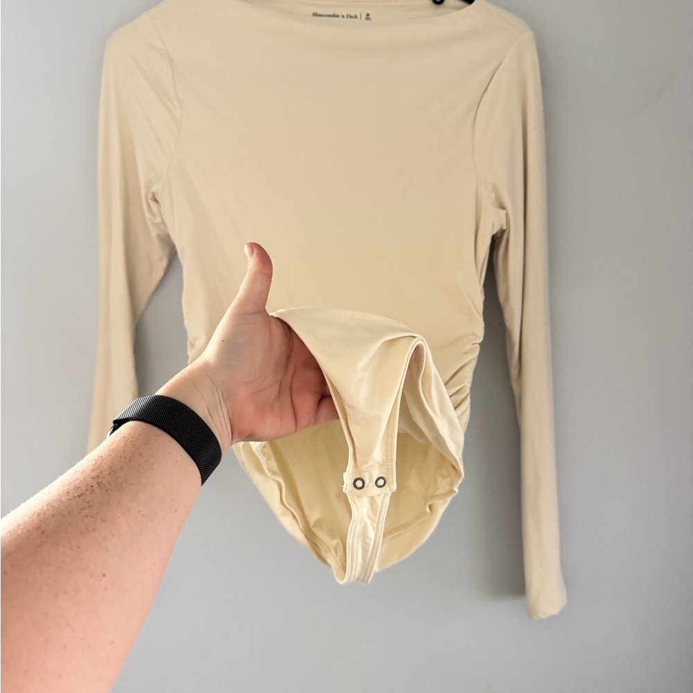 Abercrombie & Fitch Beige Long Sleeve Bodysuit - Picture 4 of 4